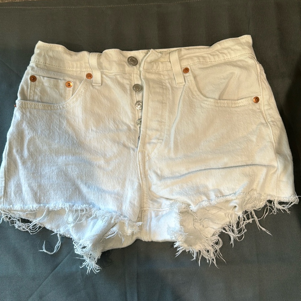 White Levi shorts size 25